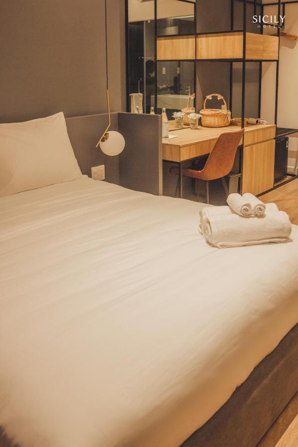 Sicily Hotel Фу Куок Екстериор снимка