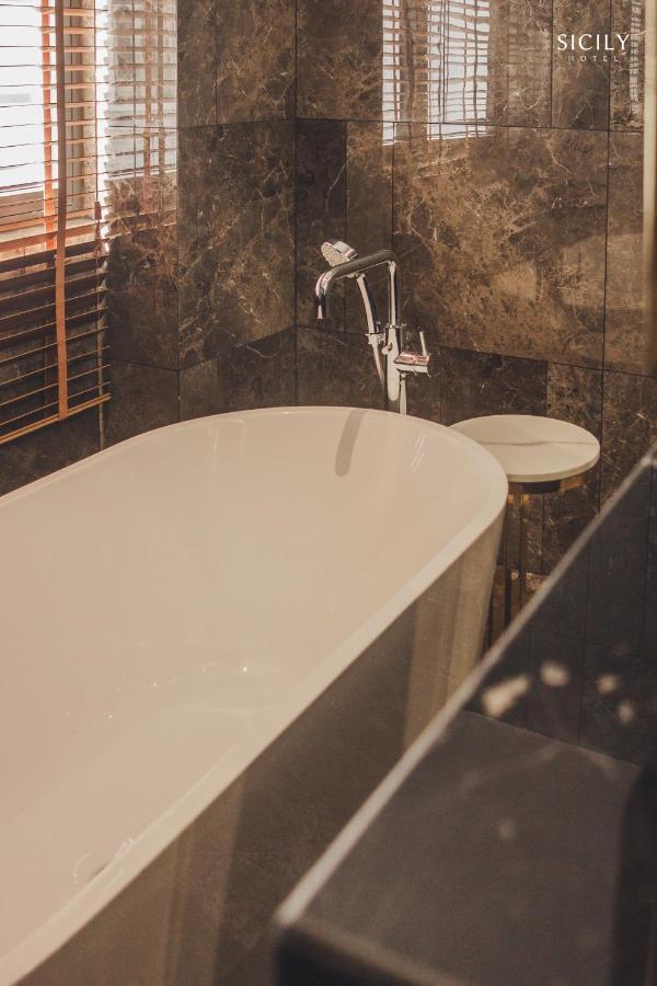 Sicily Hotel Фу Куок Екстериор снимка